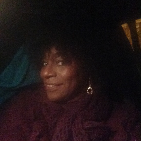 Meet your Posher, Adrianne - Picture 2 of 3